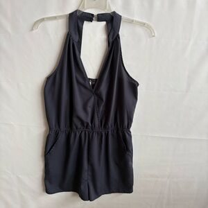 Sparkle & Fade Black Halter top. Size M. INV25/441